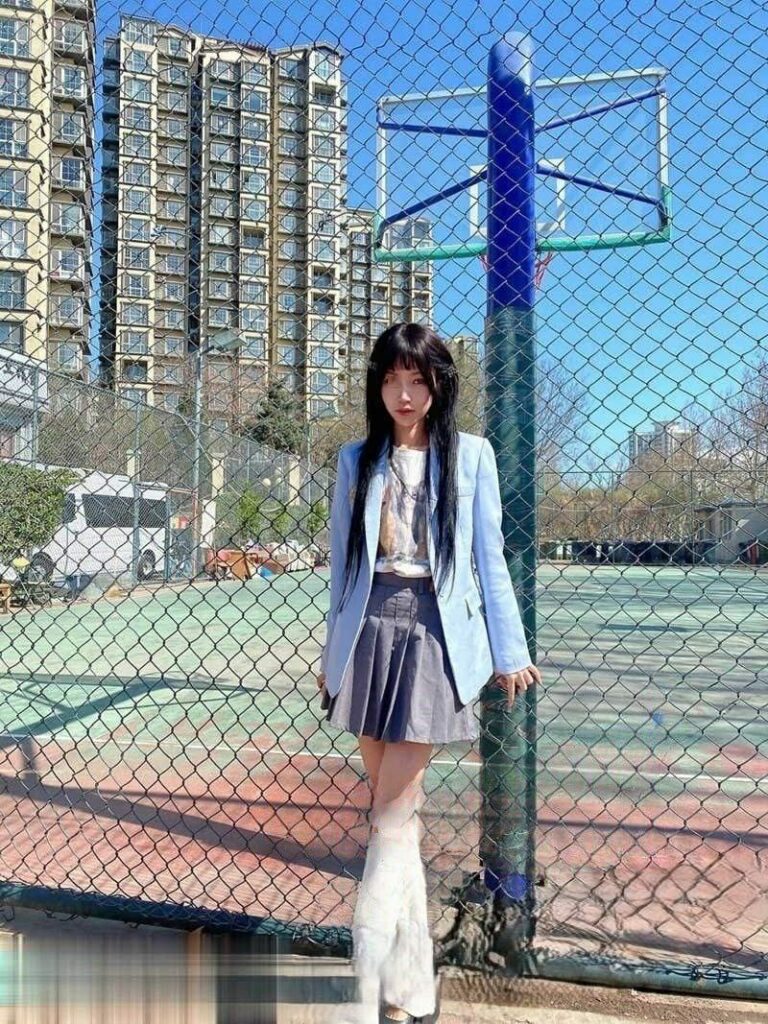 青岛科技大学公交车校园女神林竹君私下做福利姬大尺度视频流出